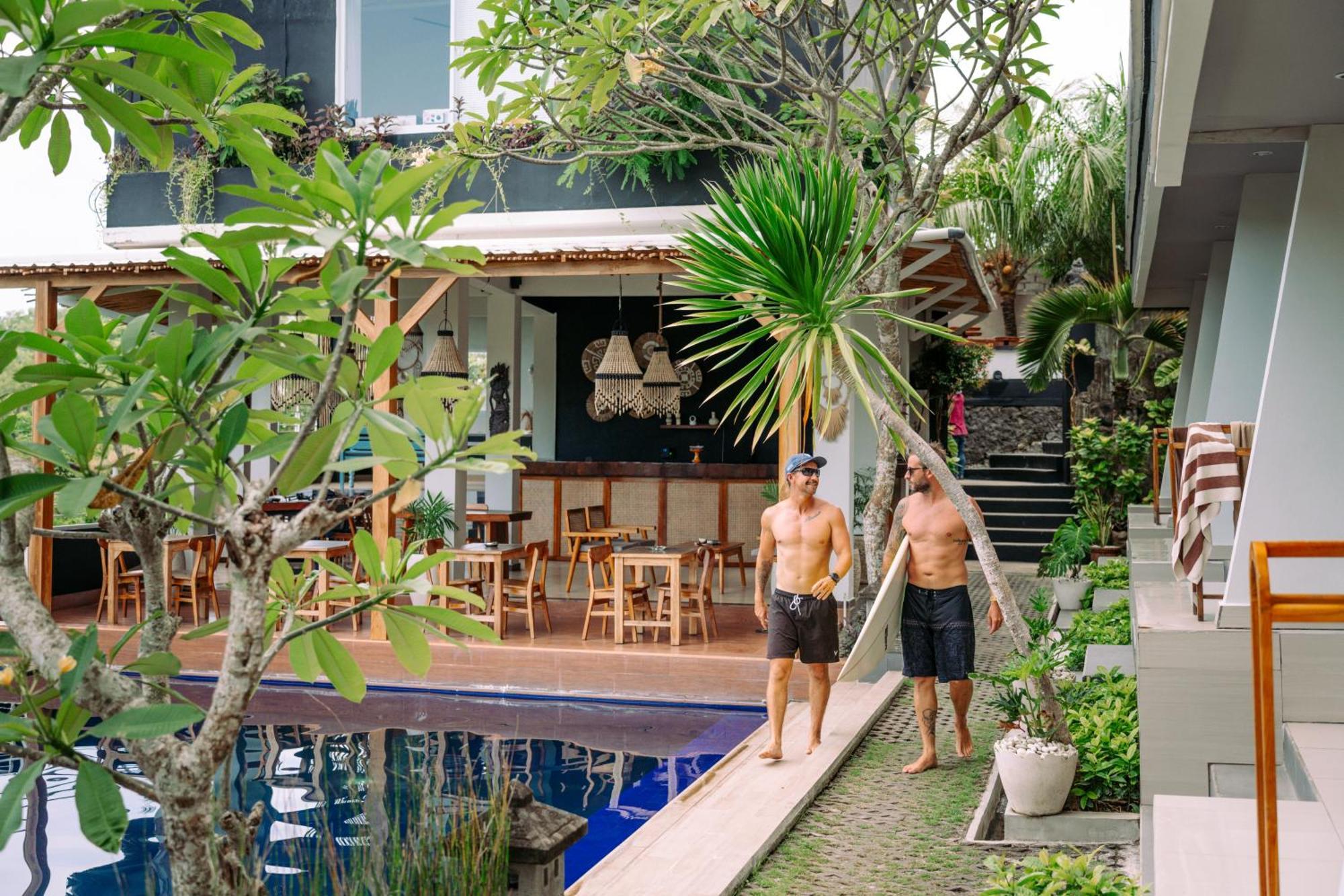 Bagus Ink Surf Camp Hostel Uluwatu Buitenkant foto