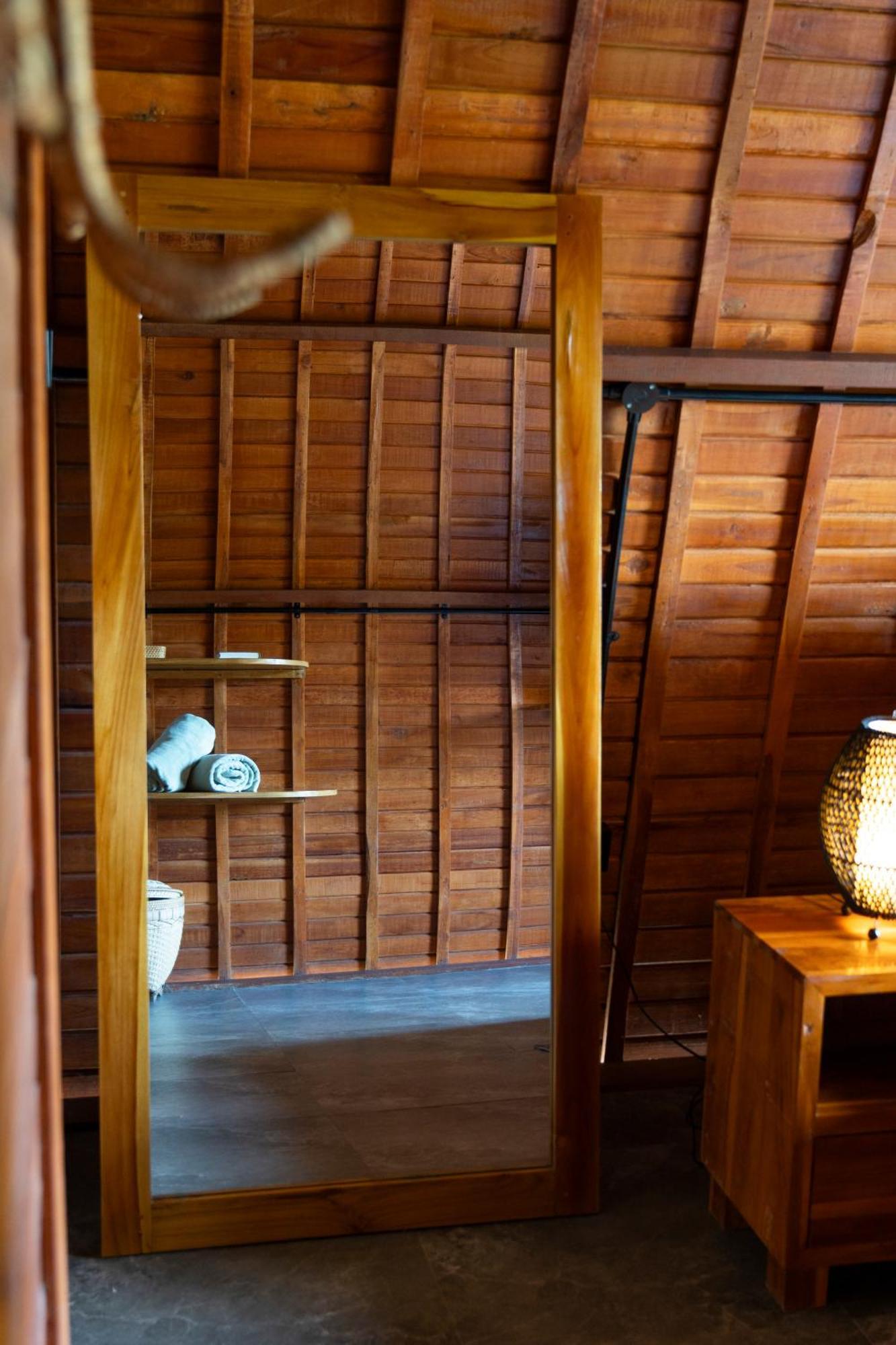 Bagus Ink Surf Camp Hostel Uluwatu Buitenkant foto